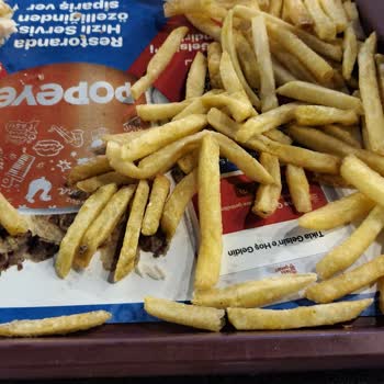 Popeyes'in Bayat Patates Ve Şekerli Kola Sorunu
