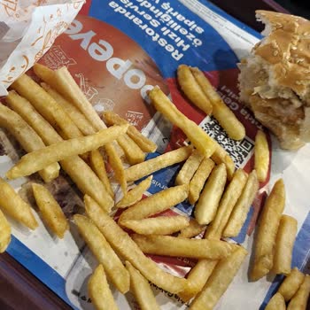 Popeyes'in Bayat Patates Ve Şekerli Kola Sorunu