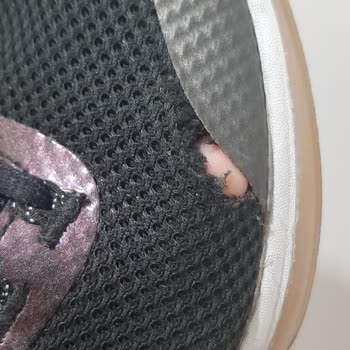 Skechers Ürünlerinin Arkasında Durmuyor!