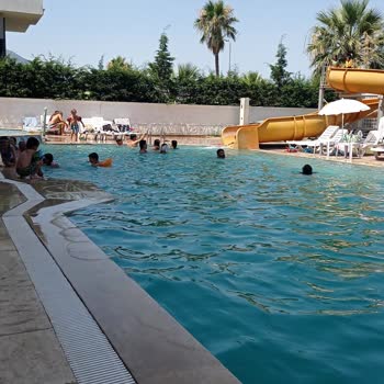 Palmira Hotel İlgisiz Ve Otelin Kir Pas İçinde Olması