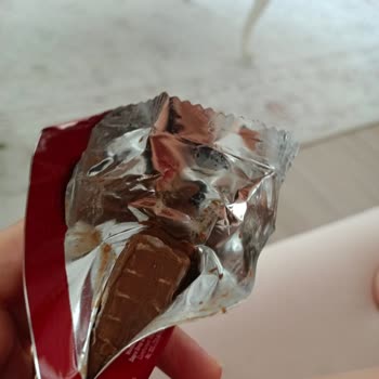 Tadelle Çikolatasının Paketinin Yarısının Boş Olması