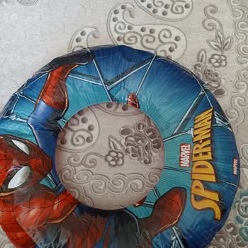 Marvel Çocuk Yüzme Simidi Patlak Çıktı