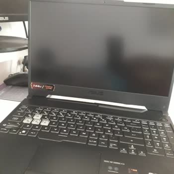 Yurtiçi Kargo Laptopta Kargodan Dolayı Ufak Çaplı Hasar.