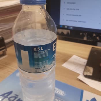 Erikli Su Sise Kapağında Koku