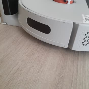 Philips Ev Aletleri Philips 3000 Serisi Homerun Robot Süpürge Gövdede Oluşan Çizikler