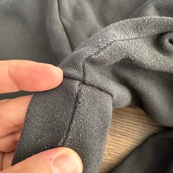 Adidas Eşofman Altı Renk Solması Tüylenme Ve Dikişlerin Atması Sorunu.