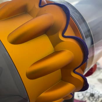 Dyson V15 Mor Silikon Kopması