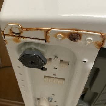 1 Yılık Paslanan Garantili Makineye Kullanım Hatası Diyen Electrolux