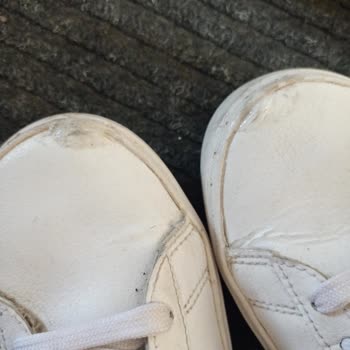 Puma Ayakkabının Önü Delindi