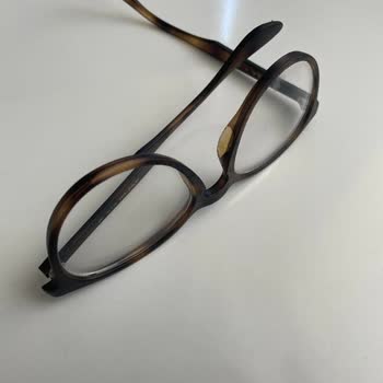 Rayban RB7046 Gözlük Soyuldu.