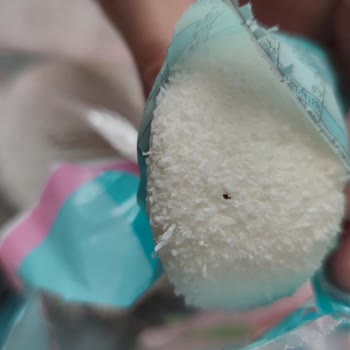 Haribo Marshmallow İçinde Siyah Cisimler