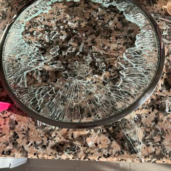 Karaca Züccaciye Cam Kapağın Patlaması