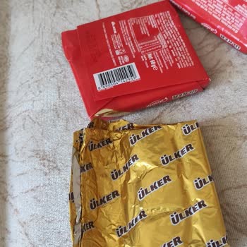 Ülker Ürün Paketinin İçinden Yarısının Çıkması