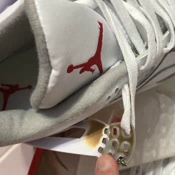 Gazellesneakerss Ayakkabıda Yanık İzi Ve Boya Lekesi
