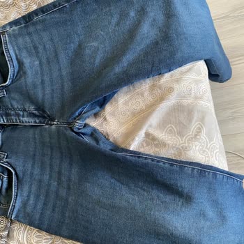 Mavi Kot Pantolonun Renk Atması