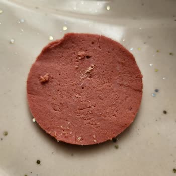 BİM Tombik Salamdan Tüy Çıktı