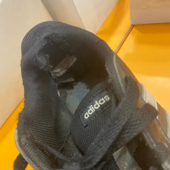 adidas FLO Mağazasından Aldığım Ayakkabıda Sorunlar