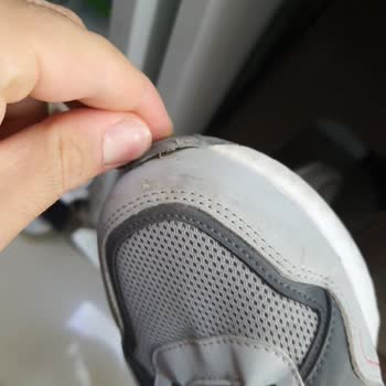 Hummel Ayakkabı Çok Kötü Malzeme Kalitesi