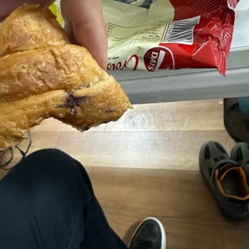 7days Croissant İçinden Kıl Veya Plastik Çıktı