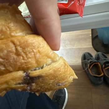 7days Croissant İçinden Kıl Veya Plastik Çıktı