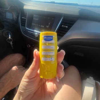 Mustela Stick Güneş Koruyucu Kıvırma Yeri Bozuldu