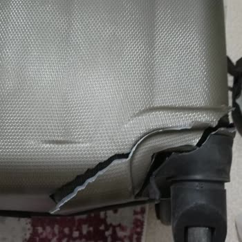 PTT Kargo Valizin Kırık Bir Şekilde Teslim Edilmesi