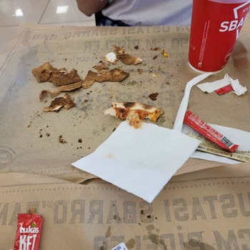 Sbarro Pizza Ankamall Kötü Pizza Ve İlgisizlik