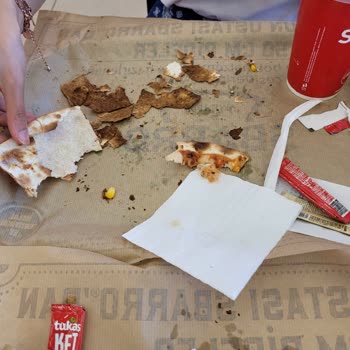 Sbarro Pizza Ankamall Kötü Pizza Ve İlgisizlik