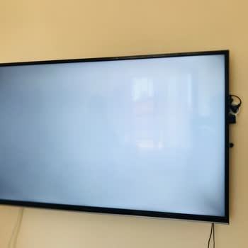 Grundig Torino 49 Gdu Ekran Köşeleri Siyah