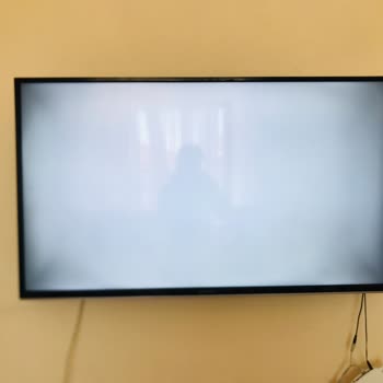 Grundig Torino 49 Gdu Ekran Köşeleri Siyah