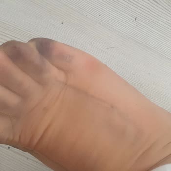 FLO Ayakkabı İnci Ayakkabının Ayağıma Boya Vermesi!