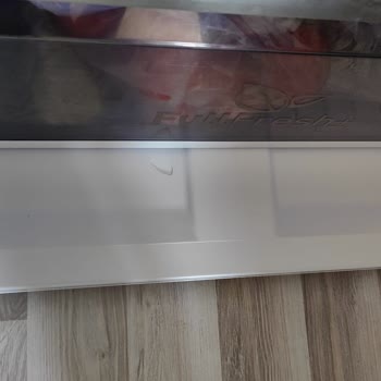 Arçelik Buzdolabı Çatlak Var Servis Yardımcı Olmuyor.