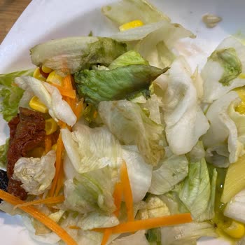 Tavuk Dünyası Çürük Ürünlerden Yapılmış Salata