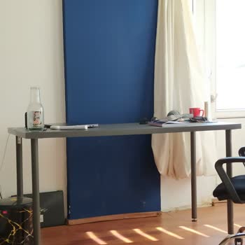 IKEA Lagkapten Masa Ortasından Aşağı Yamuldu.