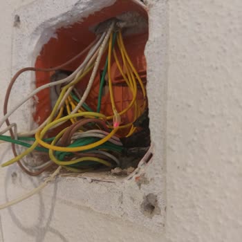 Superonline Farklı İnternet Sağlayıcıların Fiber Kablolarını Kesiyor.