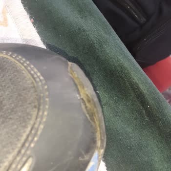 Kinetix İç Astarı İki Çiftinde Yırtılma Var