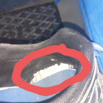 Kinetix İç Astarı İki Çiftinde Yırtılma Var