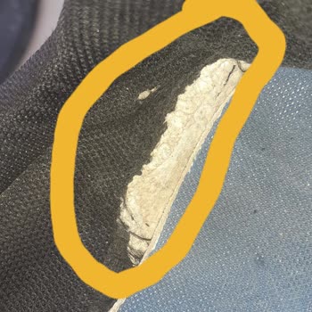 Kinetix İç Astarı İki Çiftinde Yırtılma Var