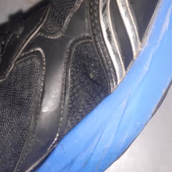 Kinetix İç Astarı İki Çiftinde Yırtılma Var