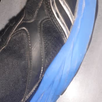 Kinetix İç Astarı İki Çiftinde Yırtılma Var