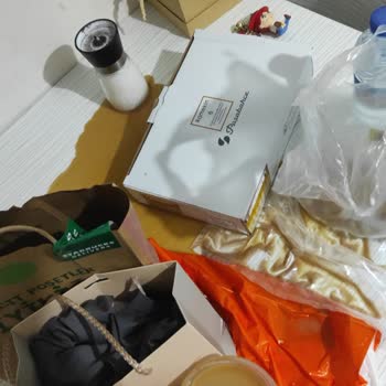 Starbucks Coffee Sipariş Verdiğim Bütün Kahve Dökülmüş