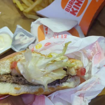 Burger King Geç Gelen, Kalitesiz Soğuk Ve Özensiz Hazırlanmış Menüler
