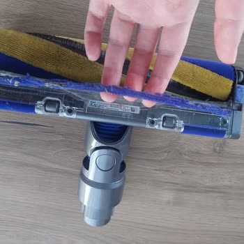 Dyson V15 Detect Süpürge Parçalandı. Dyson "o Şekilde Kullanın" Dedi