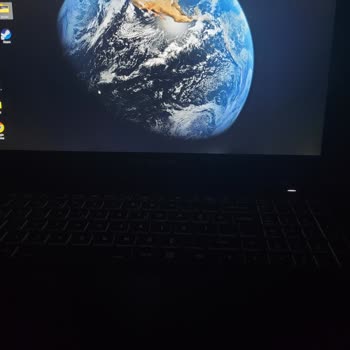 Monster Notebook Işık Sızması Var