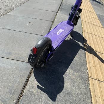 Beam Scooter Kaldırımları İşgal Ediyor