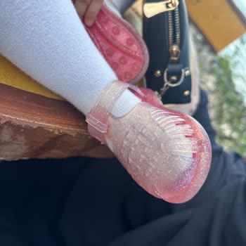 İgor Sandaletin Renkleri Soldu