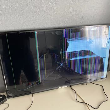 Onvo Marka 42 İnc Televizyon Kırık Çıktı