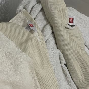 Taç Marka Bornoz Takımı İlk Yıkamada Renk Ve Doku Değişimi Oldu