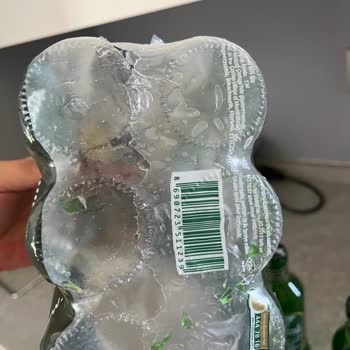 Uludağ İçecek Maden Suyu Boş Ve Yarım Şişe Paketlemiş!