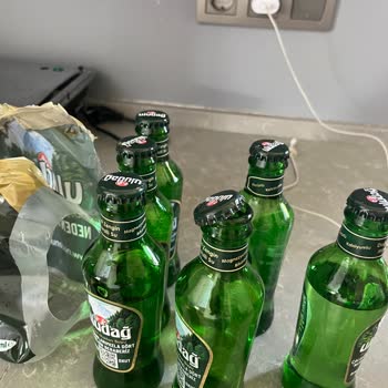 Uludağ İçecek Maden Suyu Boş Ve Yarım Şişe Paketlemiş!